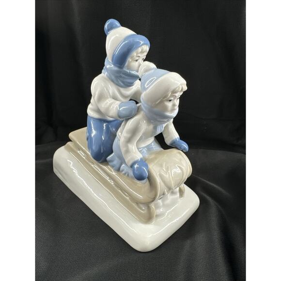 Sled Riding Paul Sebastian Figurine Porcelana De Cuernavaca VTG ‘92 Christmas - Picture 3 of 9